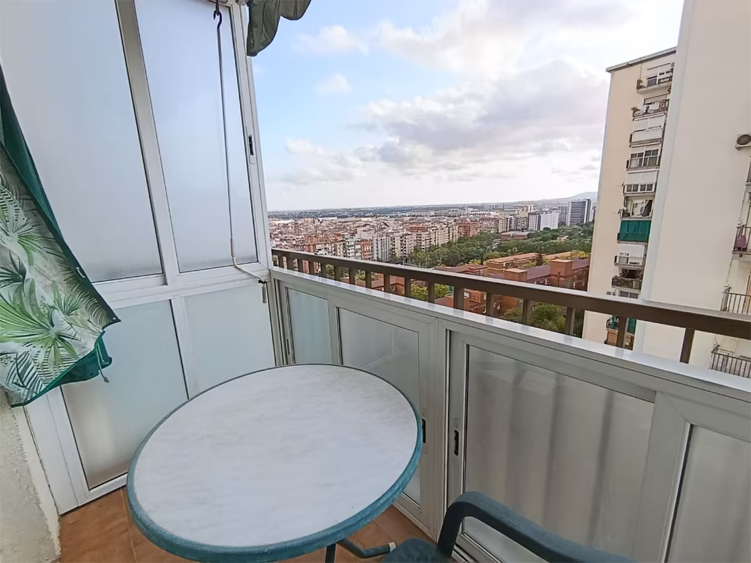 Piso en  Avinguda de Can Serra 44