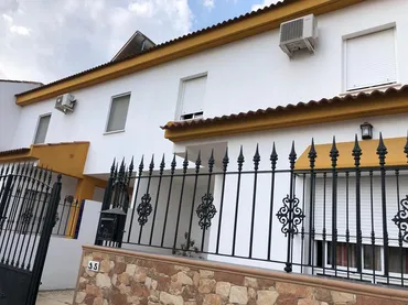 Casa adosada en  Calle Clara Campoamor 10 - Foto 5