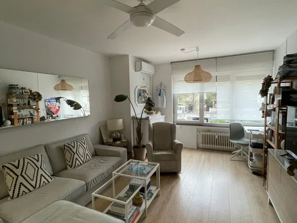 Piso en calle de Costa Rica, 11