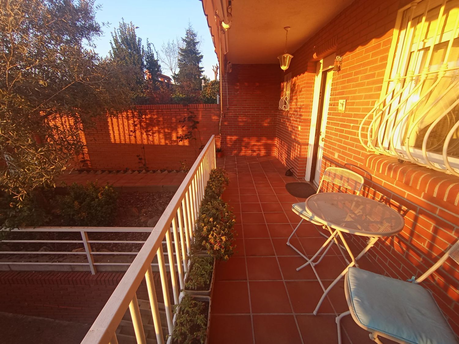 Chalet adosado en calle de los Arces, 64 - Foto 2