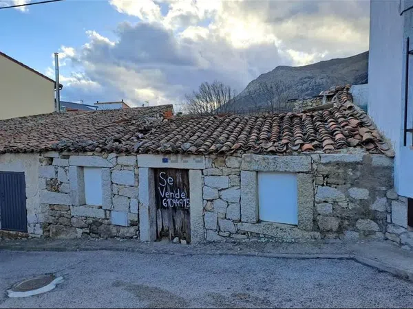 Casa de pueblo en Plaza de Arriba s/n - Foto 2