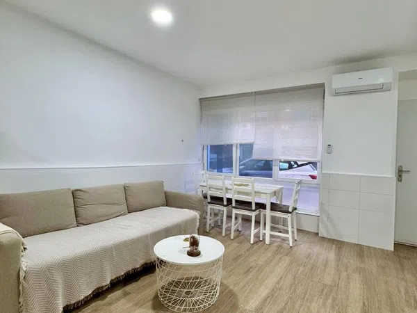 Estudio en Calle de Etruria - Foto 1