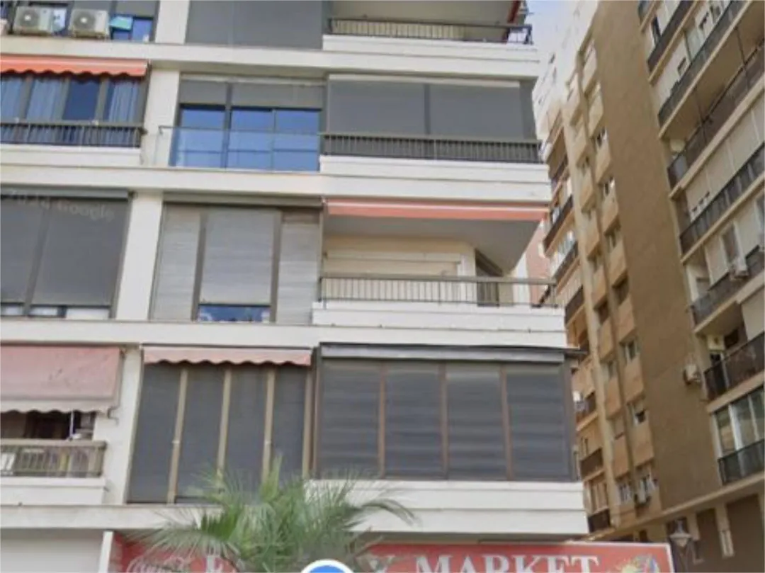 Piso en  Calle Pintor Guerrero del Castillo 2 - Foto 19