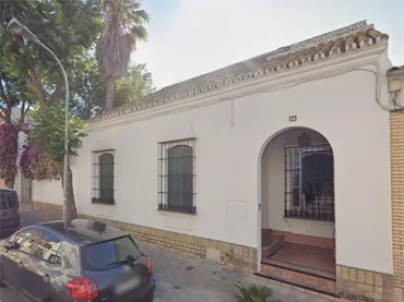 Casa adosada en  Avenida del Aljarafe 54 - Foto 1