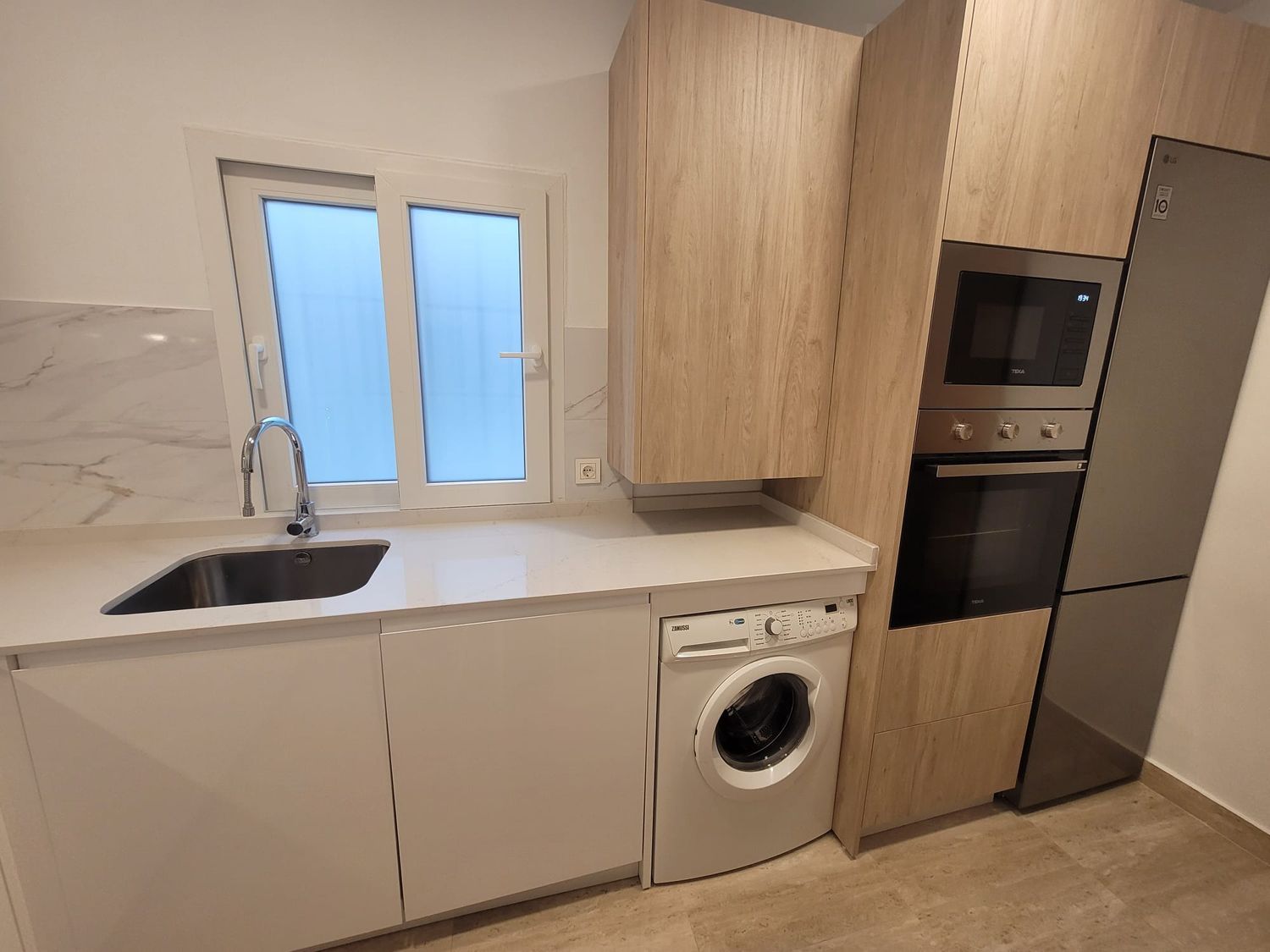 Piso en Avenida José Laguillo, 16, Puerta Carmona-Puerta Osario-Amador de los Ríos - Foto 2