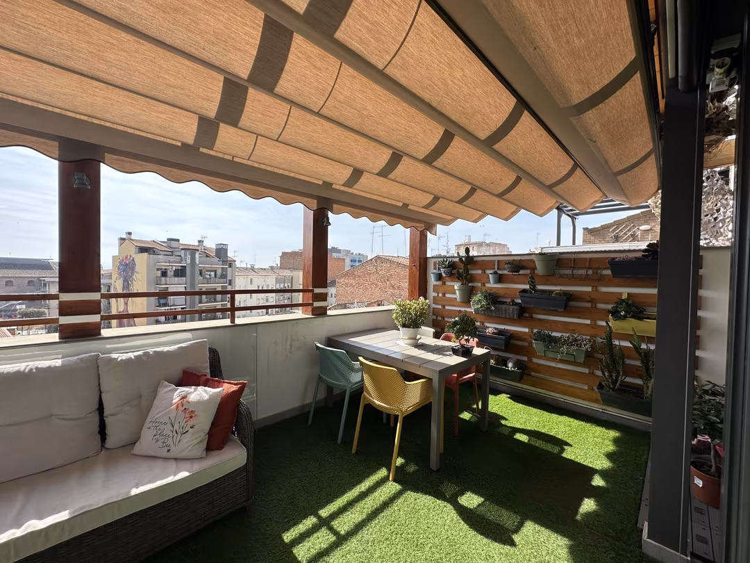 Piso en  Carrer Camp de Mart 25