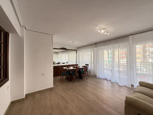 Piso en calle d' Alcàsser, 3