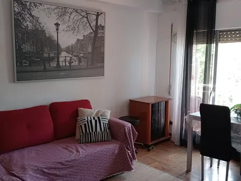 Piso en calle Alcalá, 387