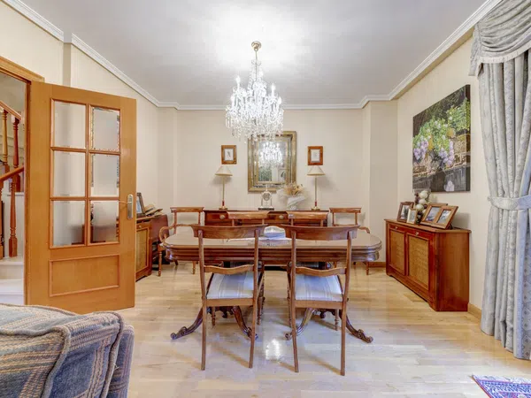 Chalet adosado en Barrio Valdezarza - Foto 16