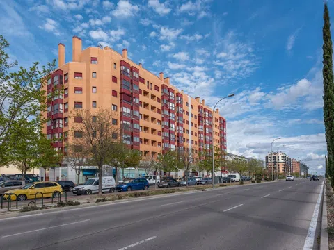 Piso en avenida del Ensanche de Vallecas
