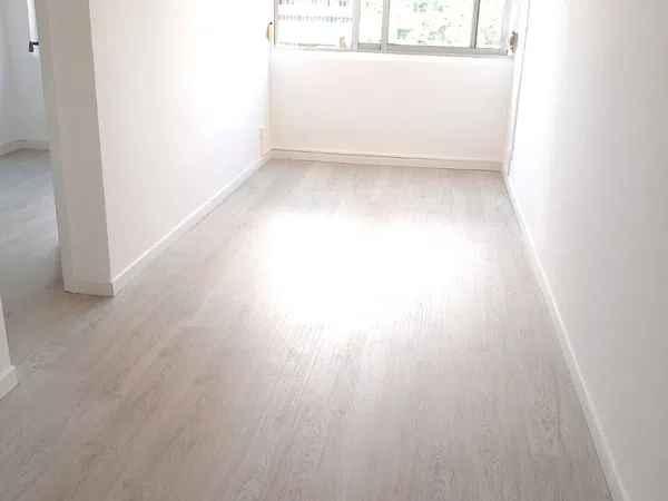 Piso en calle de Lavínia, 56