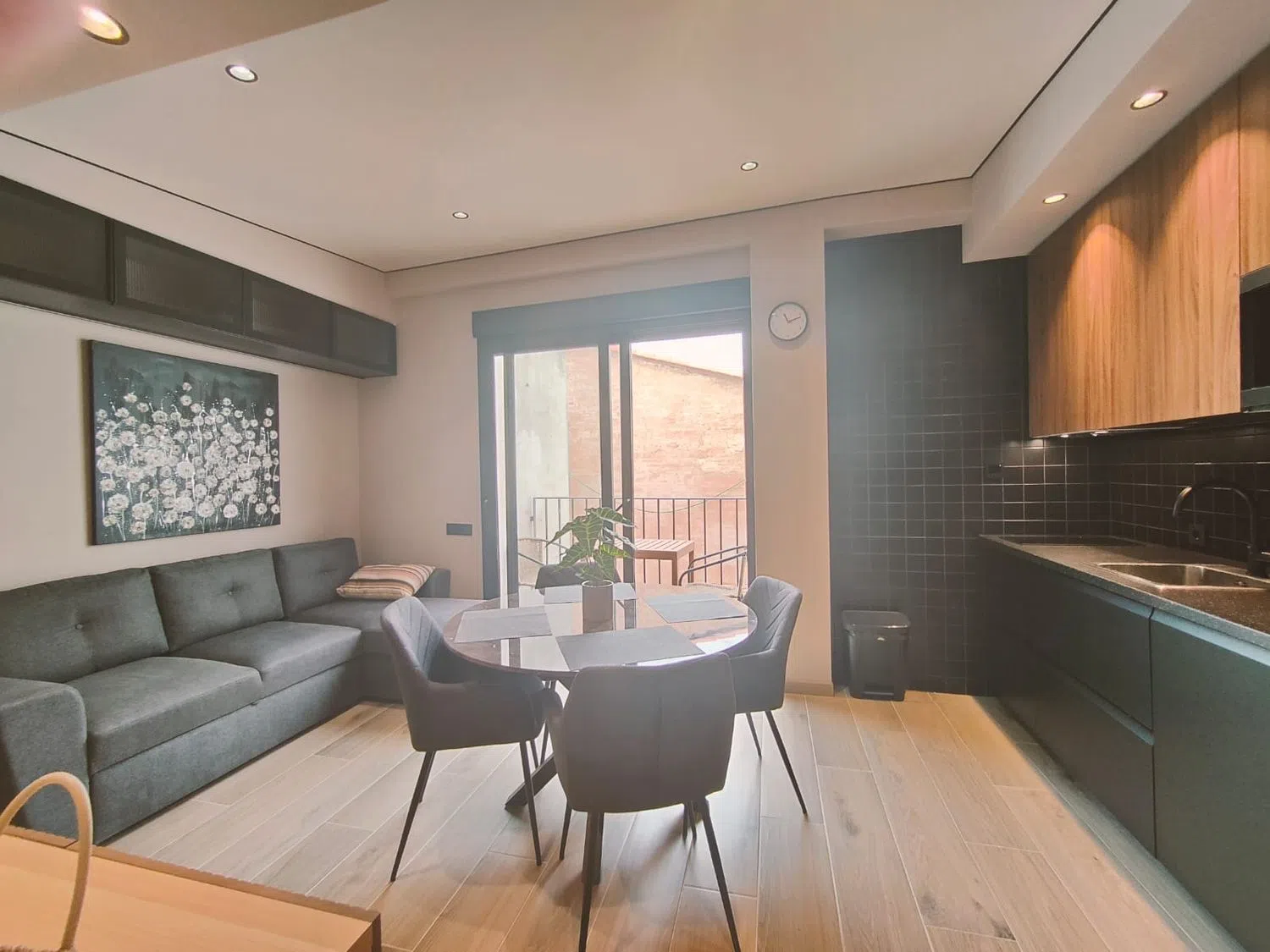 Piso en calle del Portal de Valldigna, 18 - Foto 1