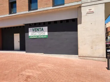 Local comercial en  Carrer de Calassanç Duran 86 - Foto 3