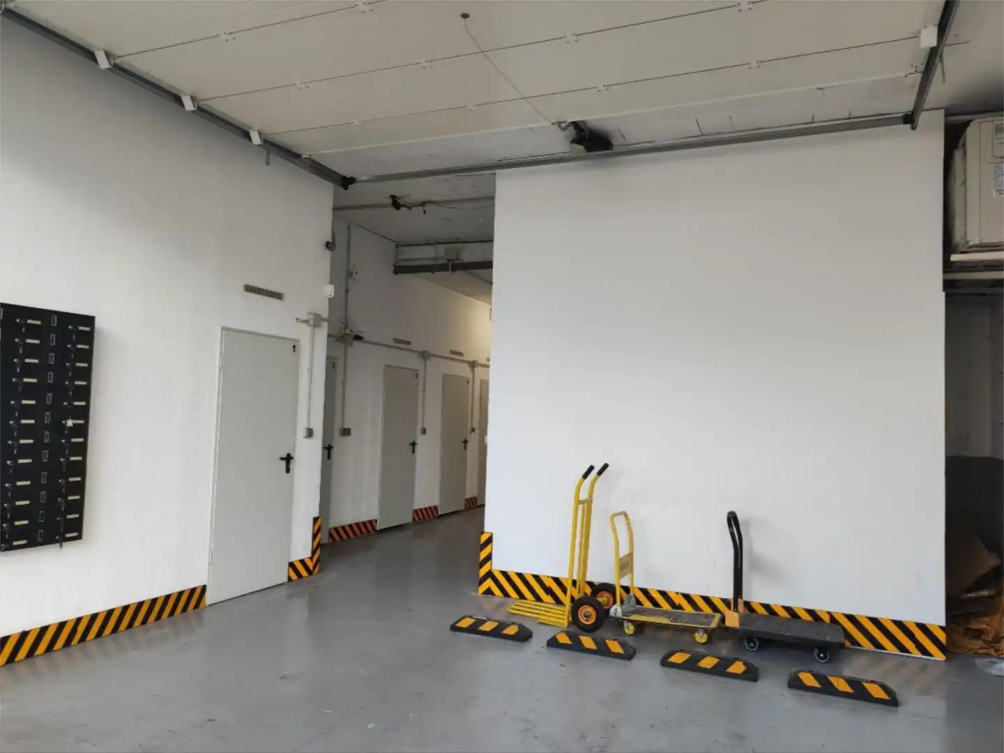 Local comercial en  Calle Narcis Monturiol 38 - Foto 8
