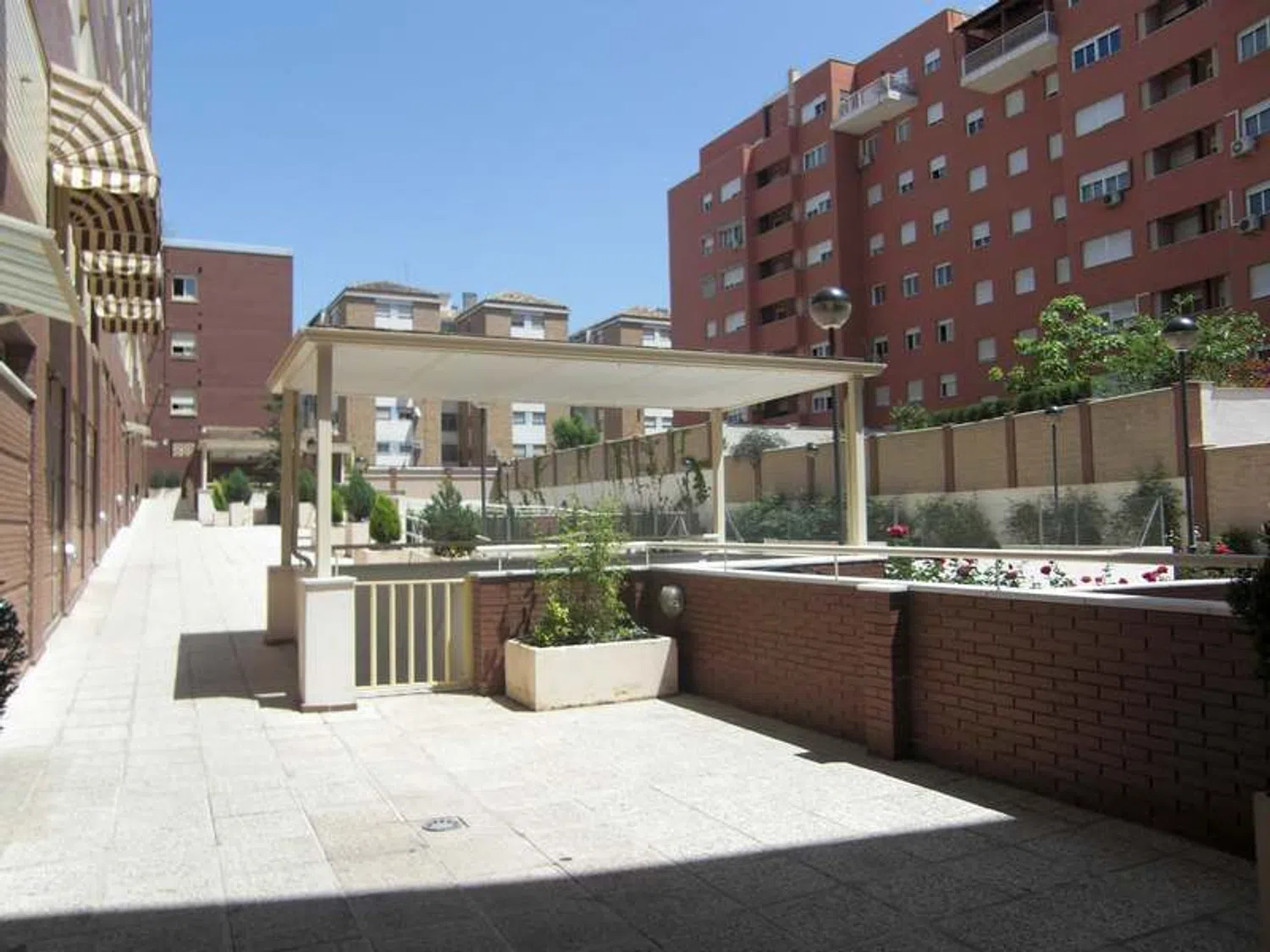 Piso en calle Cádiar, 10 - Foto 3