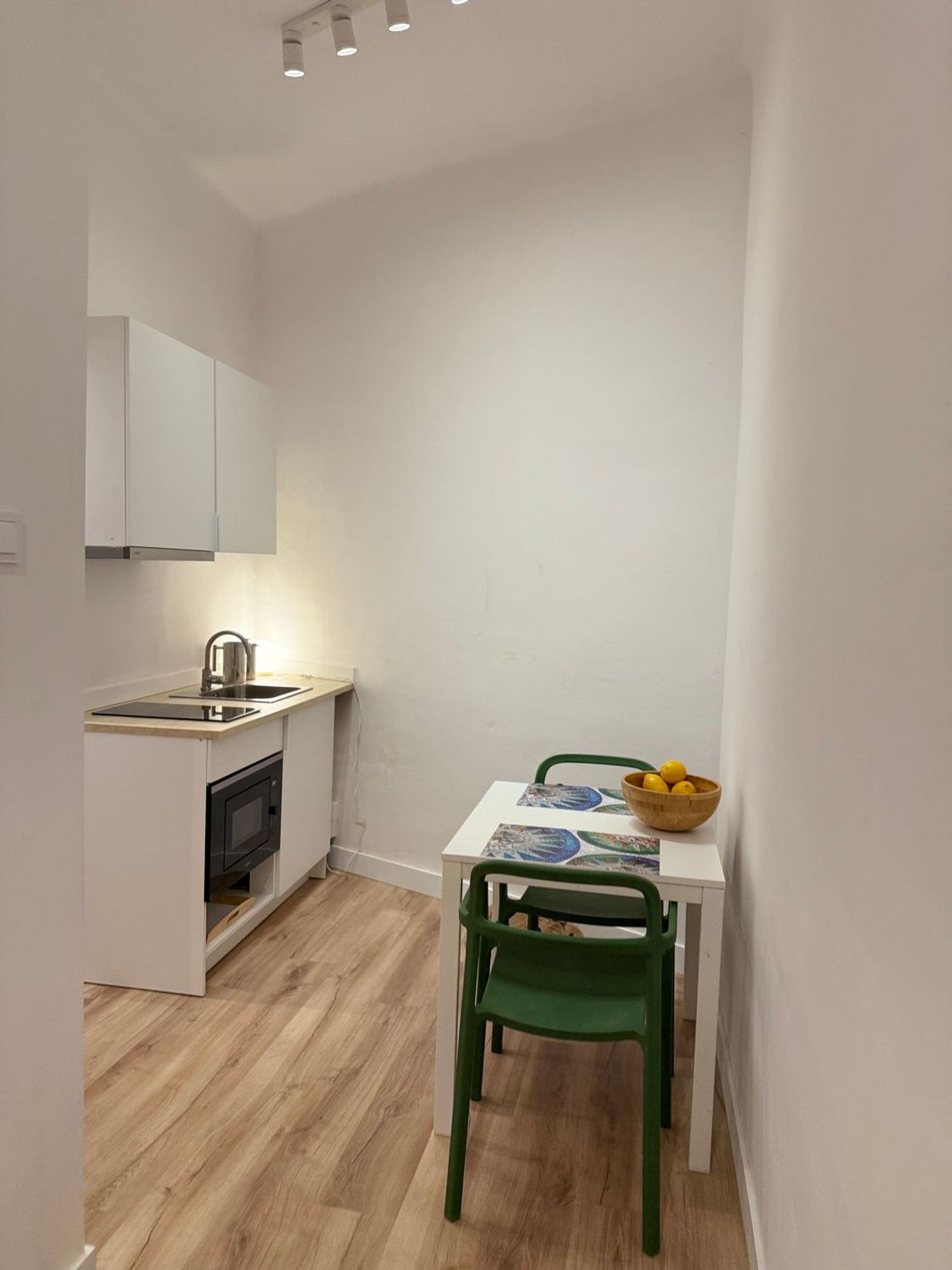 Estudio en avenida Lluís Companys i Jover, 27 - Foto 4