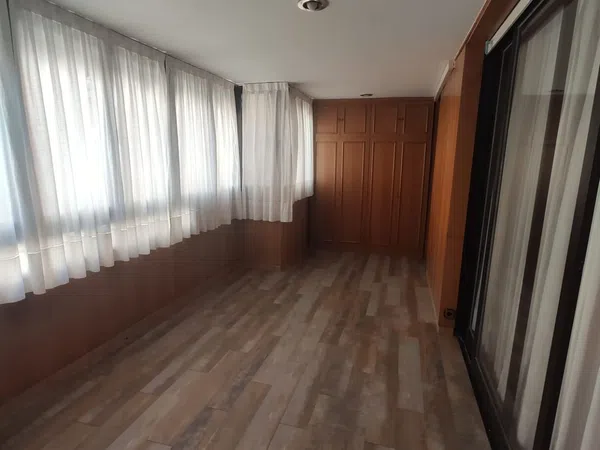 Piso en calle de Santiago de Compostela, 26