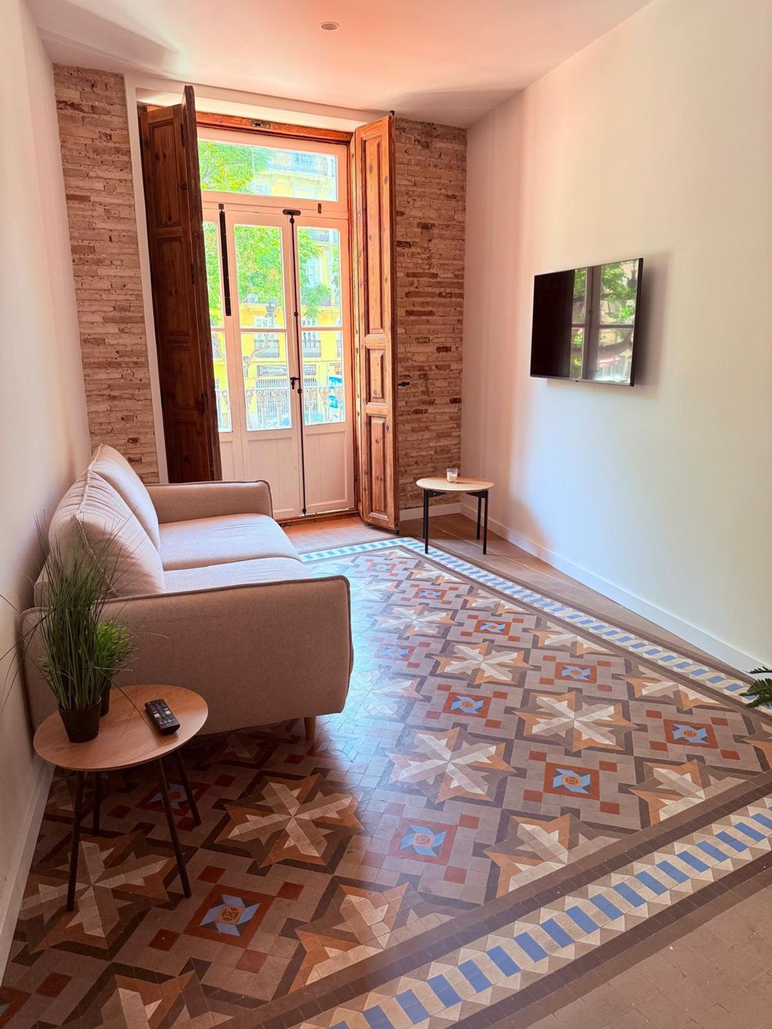 Piso en calle del Pintor Domingo, 42 - Foto 2