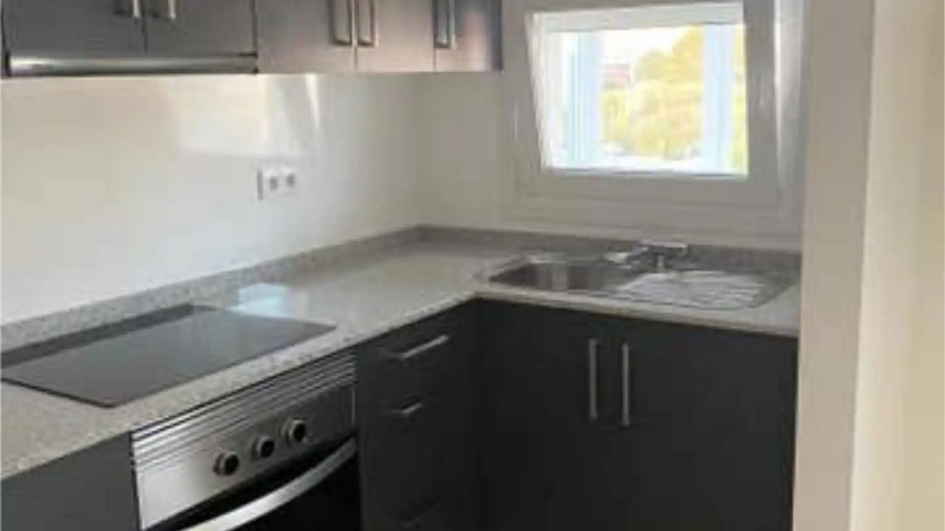 Piso en Sigüeiro - Foto 1