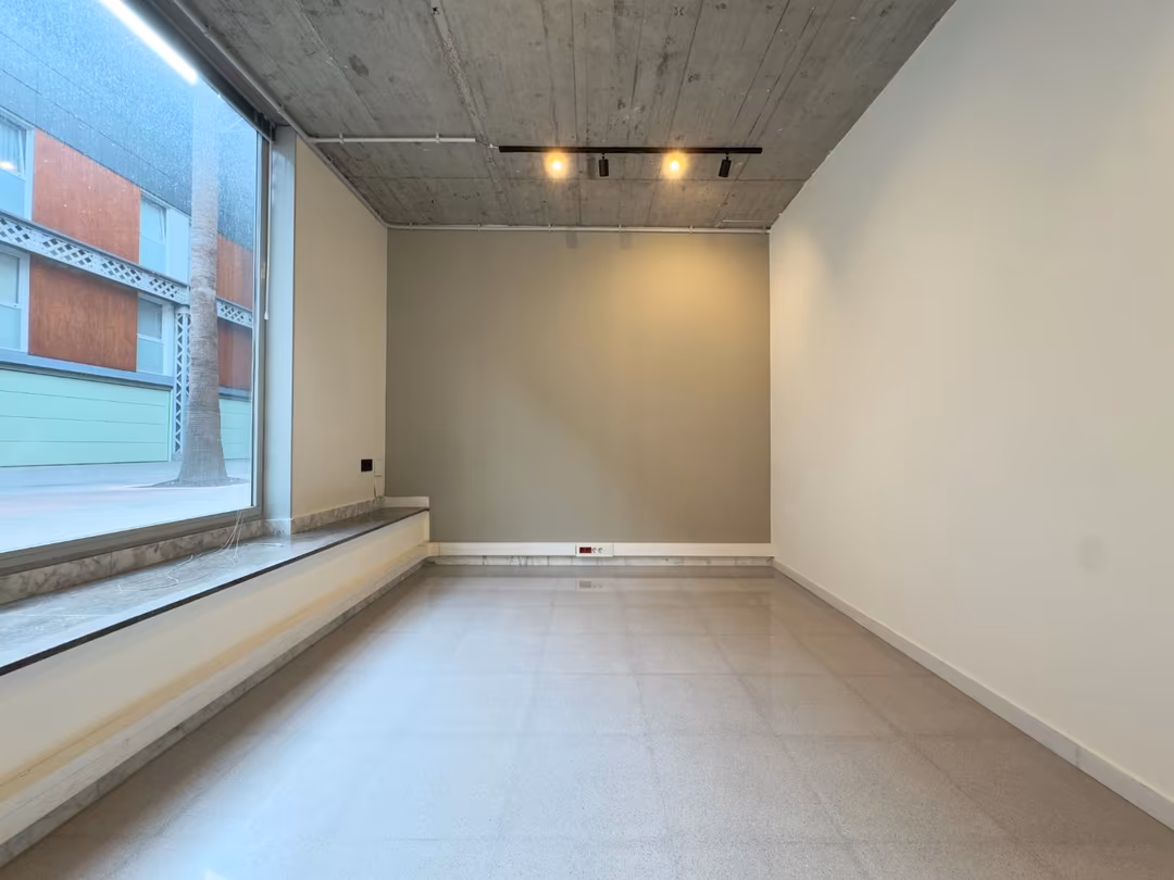 Local comercial en  Carrer del Pantà 92 - Foto 10