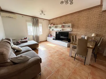 Casa adosada en  Calle Coral Andres Segovia 10 - Foto 4