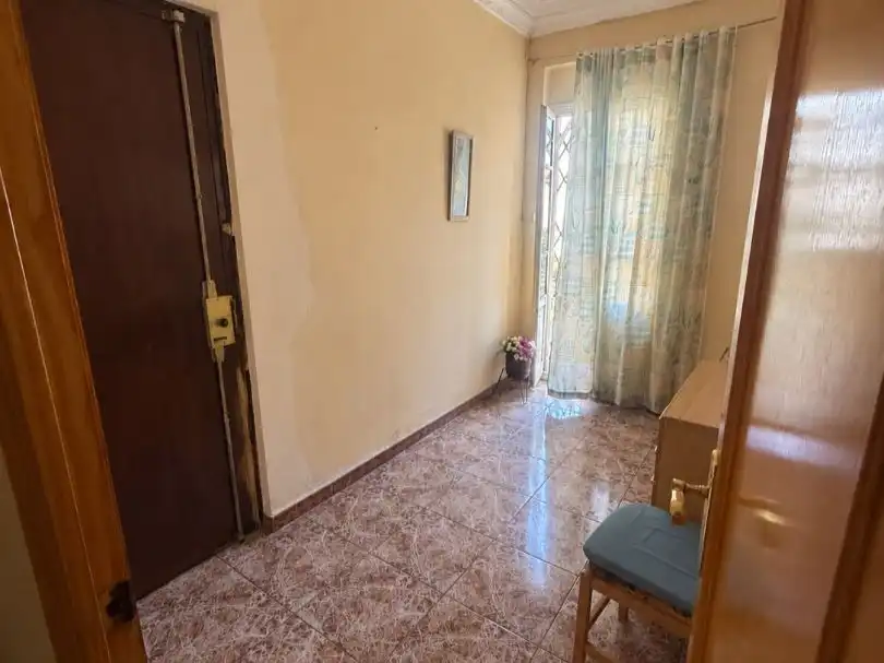 Piso en  Carrer de Sagunt 107 - Foto 3