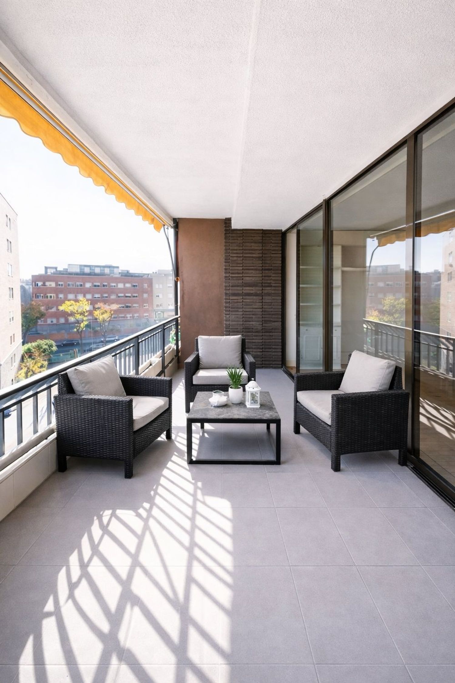 Piso en calle de Guzmán el Bueno, 102 - Foto 3