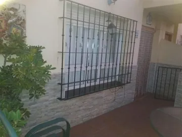 Casa adosada en  Avenida de Juan Pablo II 44 - Foto 1
