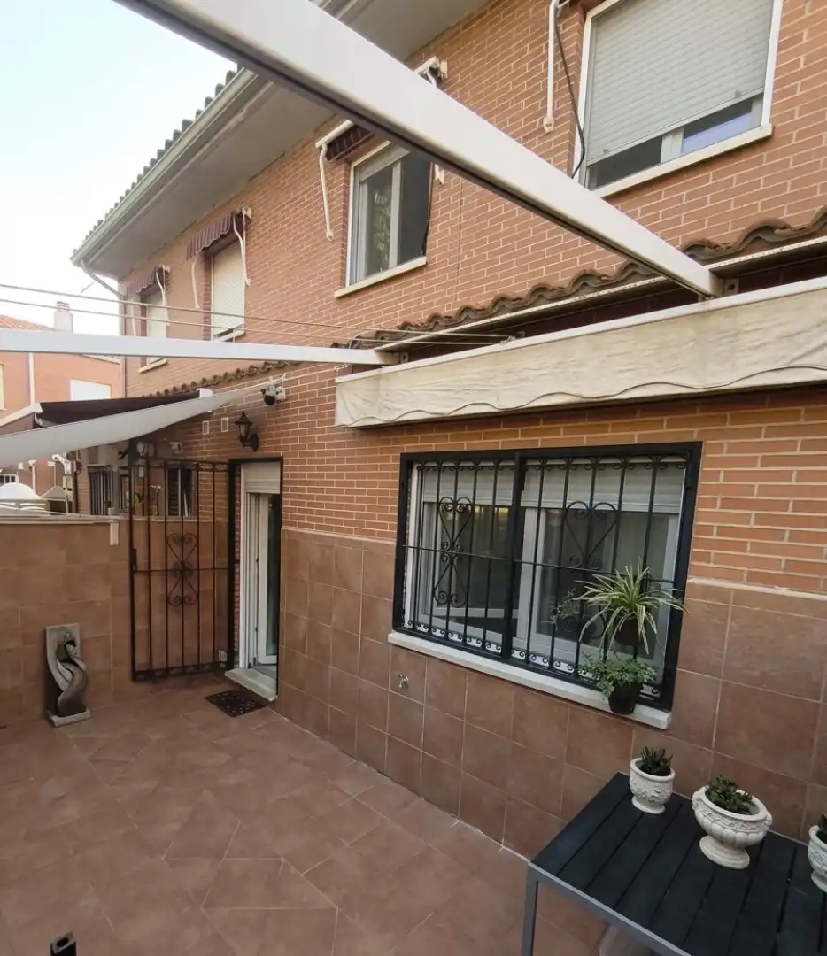 Casa adosada en  Calle Río Jerte 9 - Foto 18