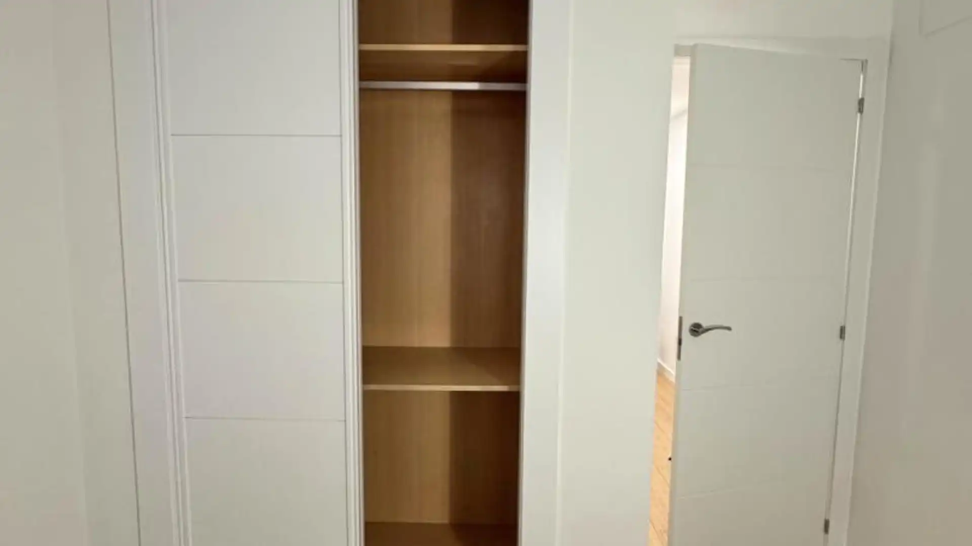 Casa adosada en  Calle Pepa Flores Marisol 30 - Foto 16