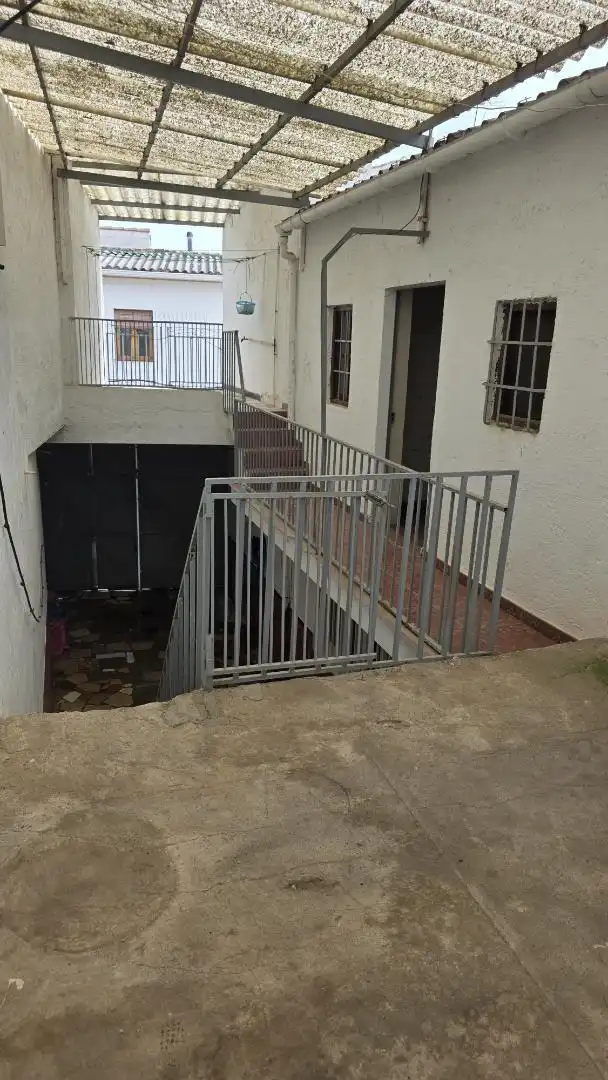 Casa adosada en  Calle Santa Ana de Íllora 21 - Foto 9