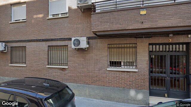 Vista de la calle de Piso en Calle Adelfas, 3