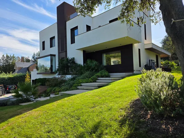 Casa independiente en Urb. el golf Barrio Club de Golf