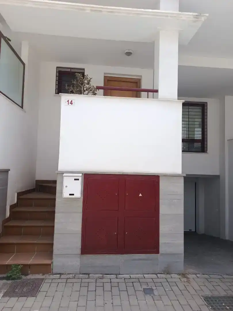 Casa adosada en  Calle Miguel Servet 14 - Foto 2