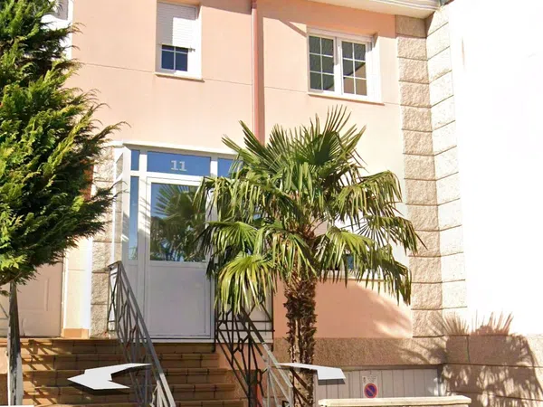 Chalet adosado en Avenida Reino de León, 11 - Foto 2