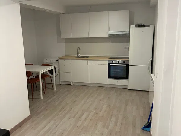 Estudio en calle Galiana, 28