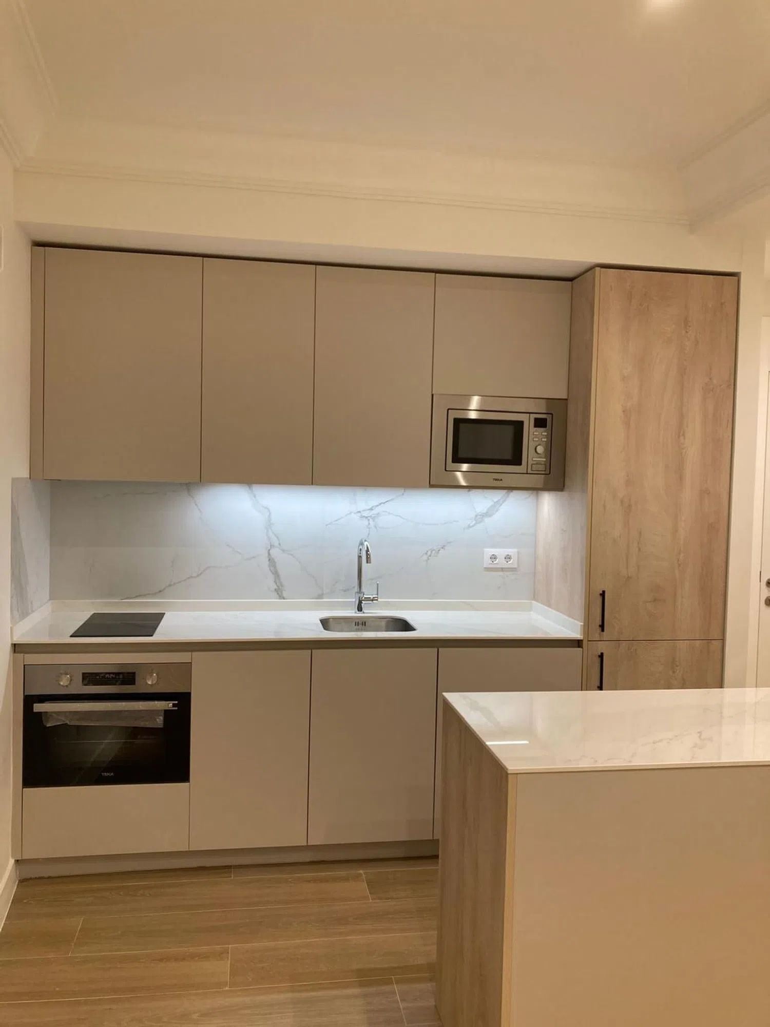 Piso en calle de María de Guzmán, 40 - Foto 3