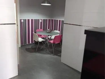 Piso en barrio - Foto 4
