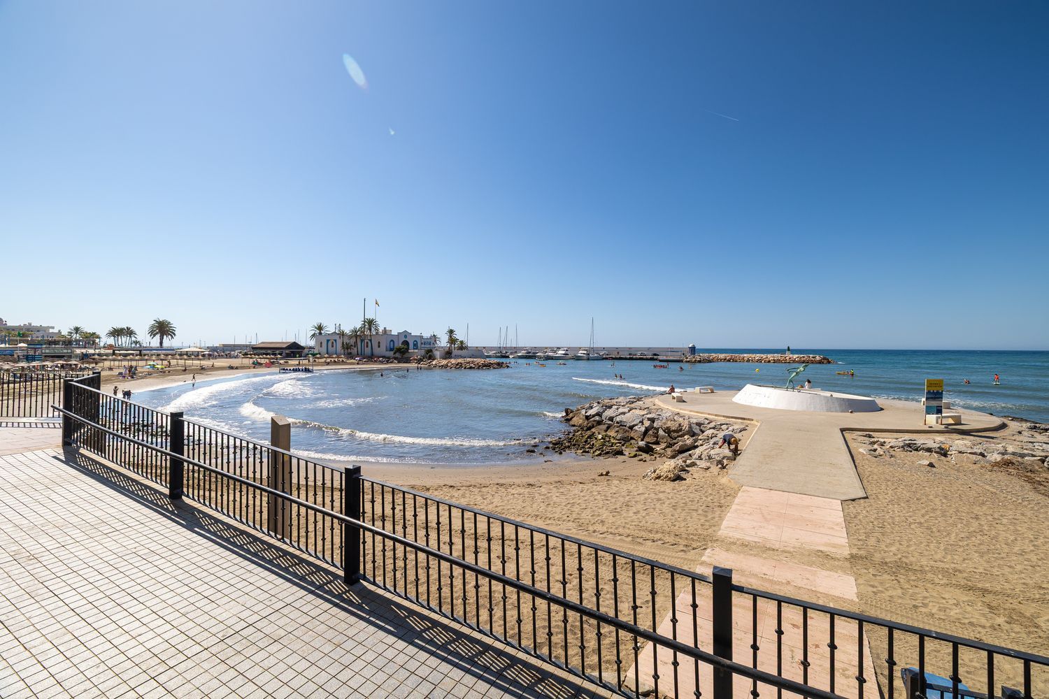 Piso en Avenida Duque de Ahumada, 16, Playa Bajadilla-Puertos - Foto 14