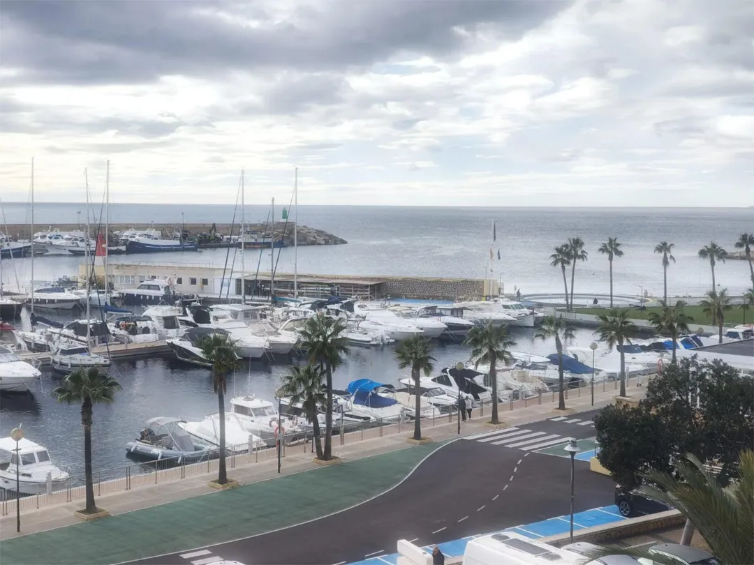 Piso en  Avenida del Puerto 46 - Foto 1