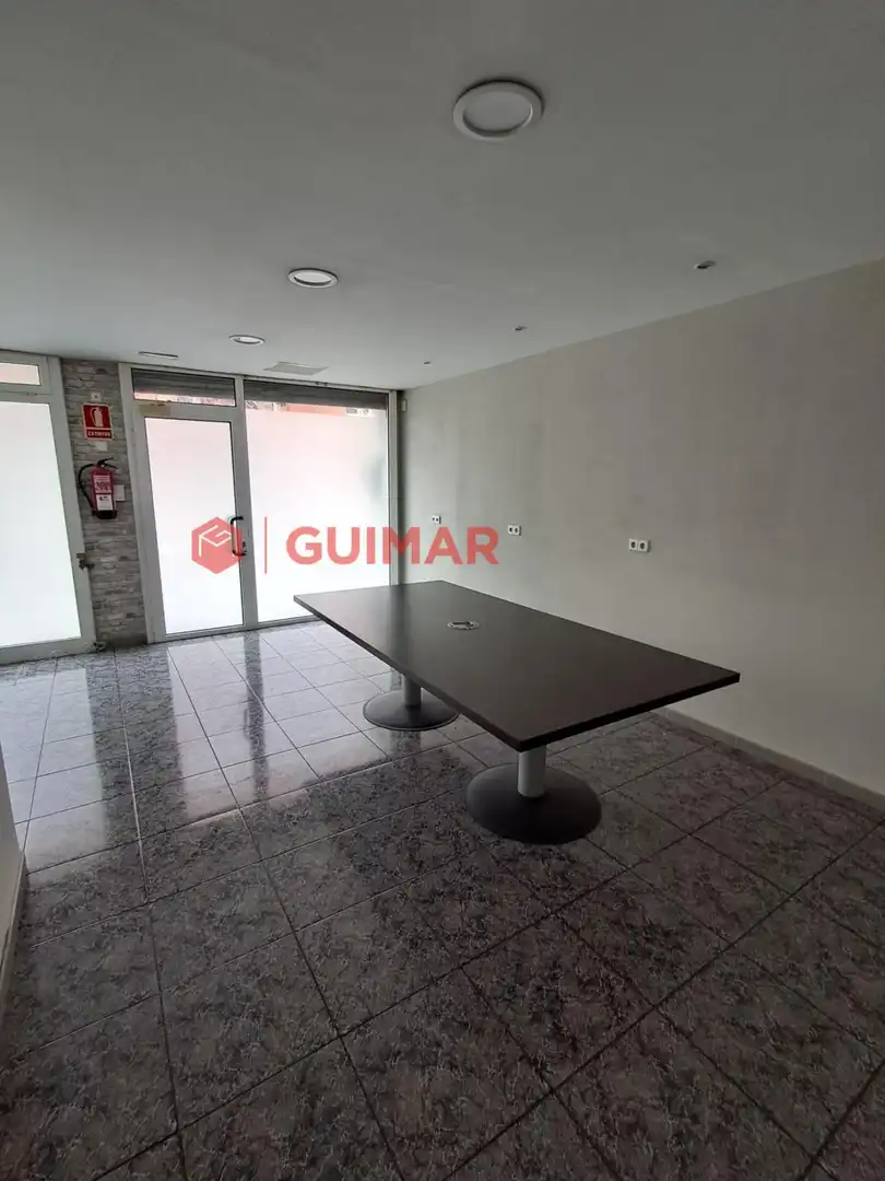 Local comercial en  Esplugues de Llobregat - Carrer de la Lleialtat - Foto 2