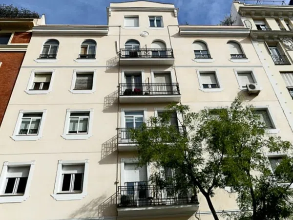 Piso en CL Ayala, 101