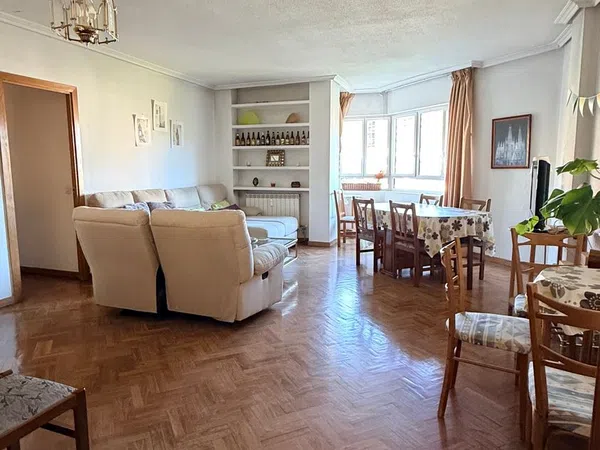 Piso en calle de Sangenjo, 25