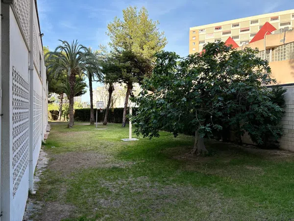 Piso en avenida de Cataluña, 18