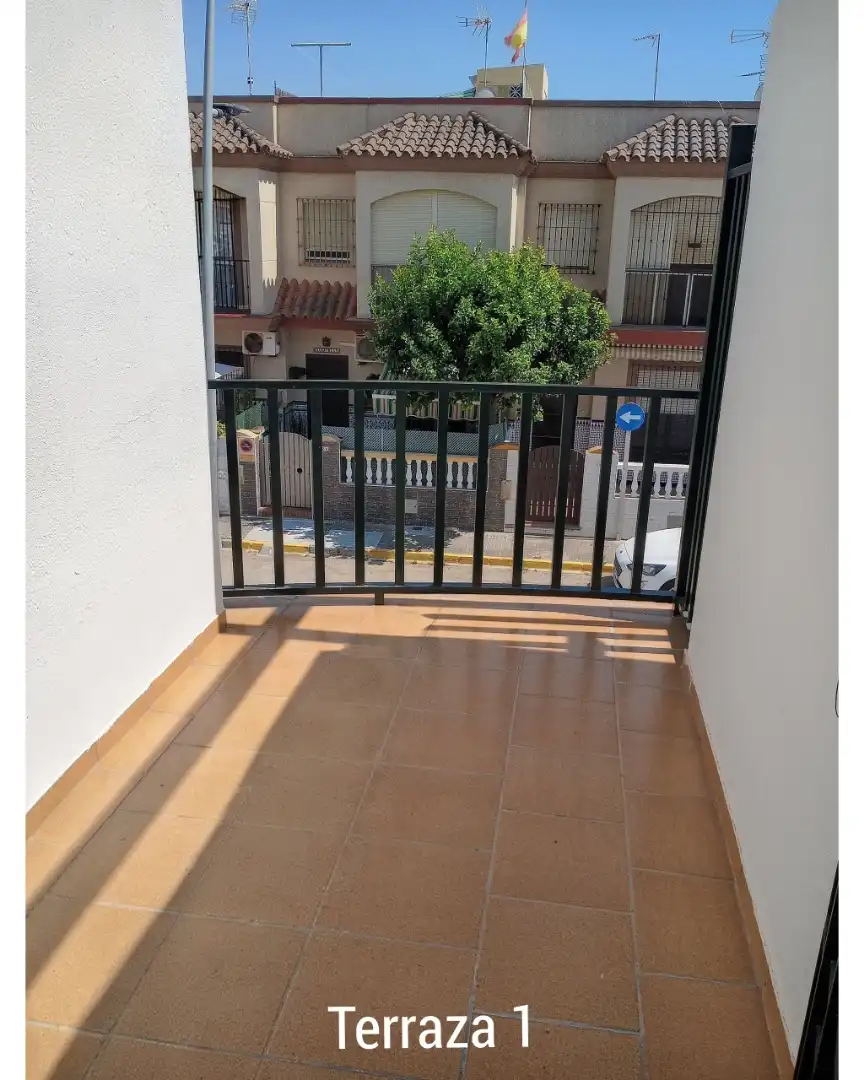 Chalet en  Avenida de Rocío Jurado 1 - Foto 12