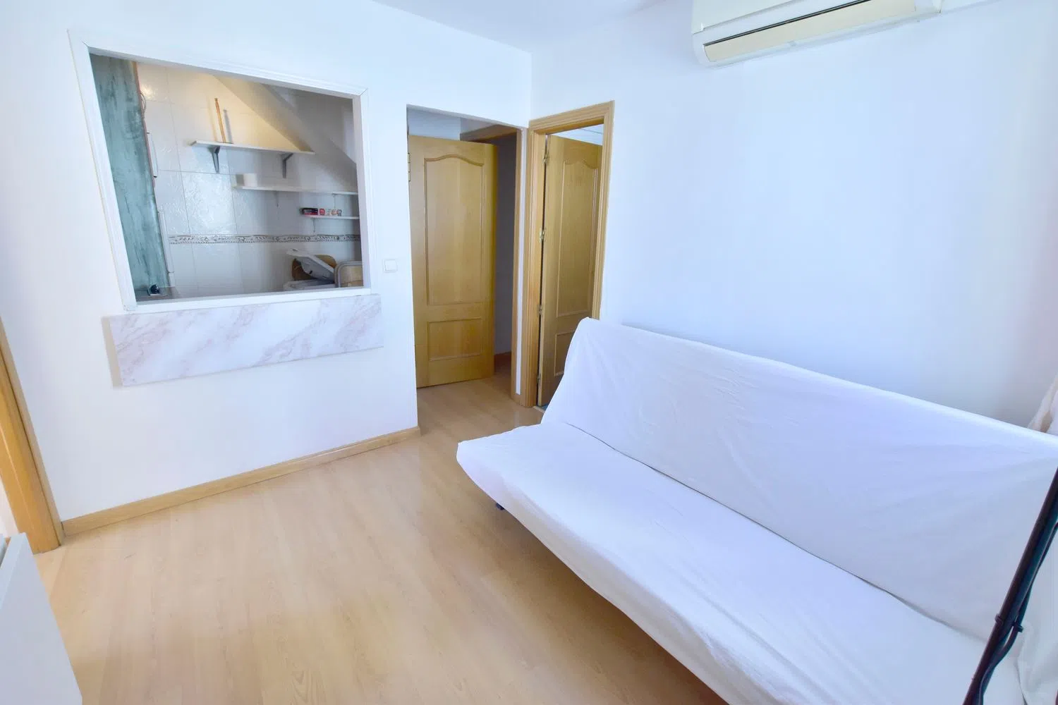 Piso en calle del Mesón de Paredes, 19 - Foto 1