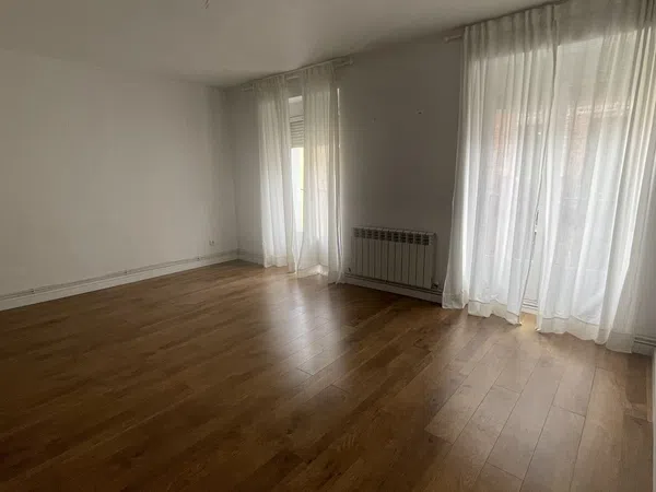 Piso en calle de Augusto Figueroa, 6