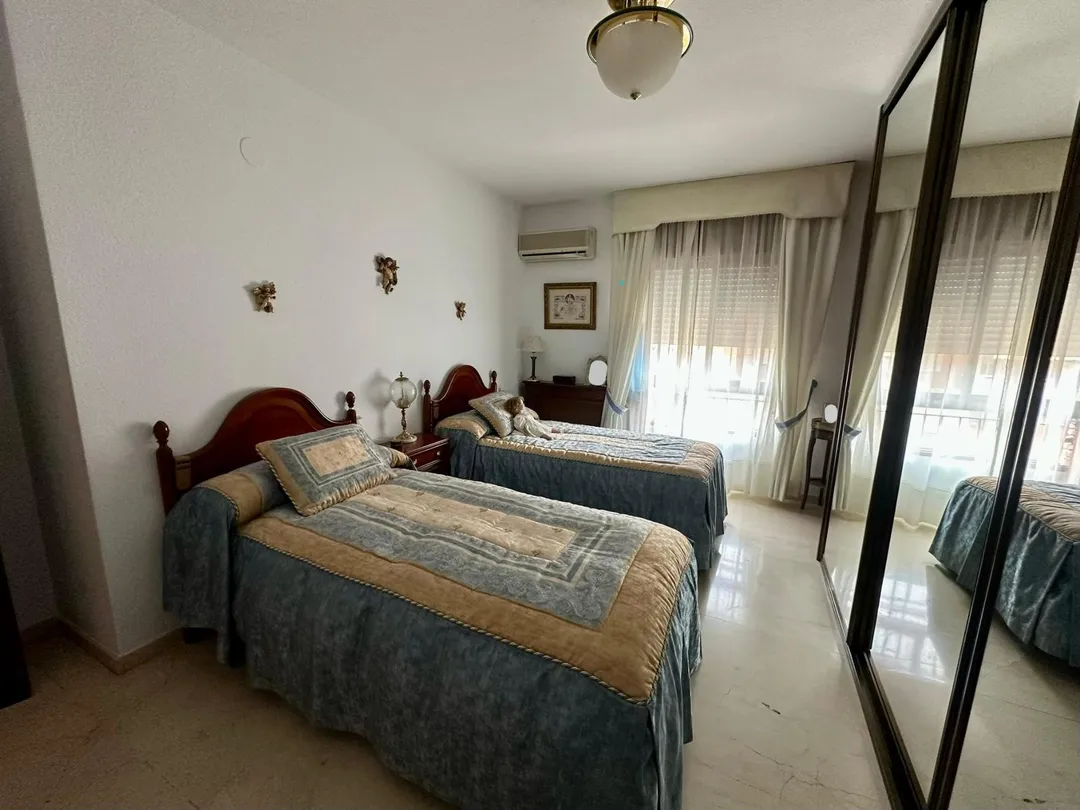 Piso en  Calle Torre de Peralada 3 - Foto 12