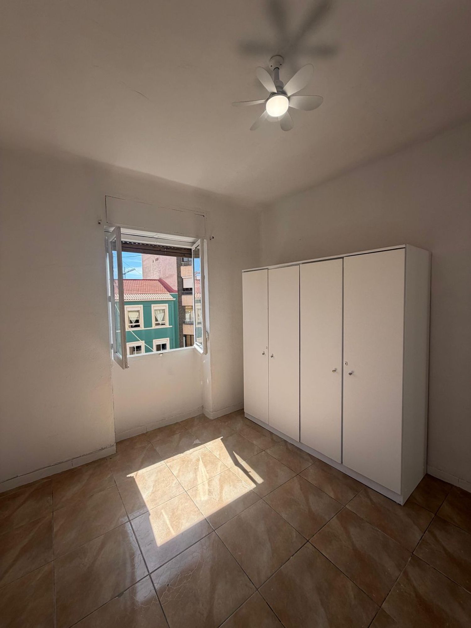 Piso en avenida Benito Perez Galdos, 19 - Foto 5