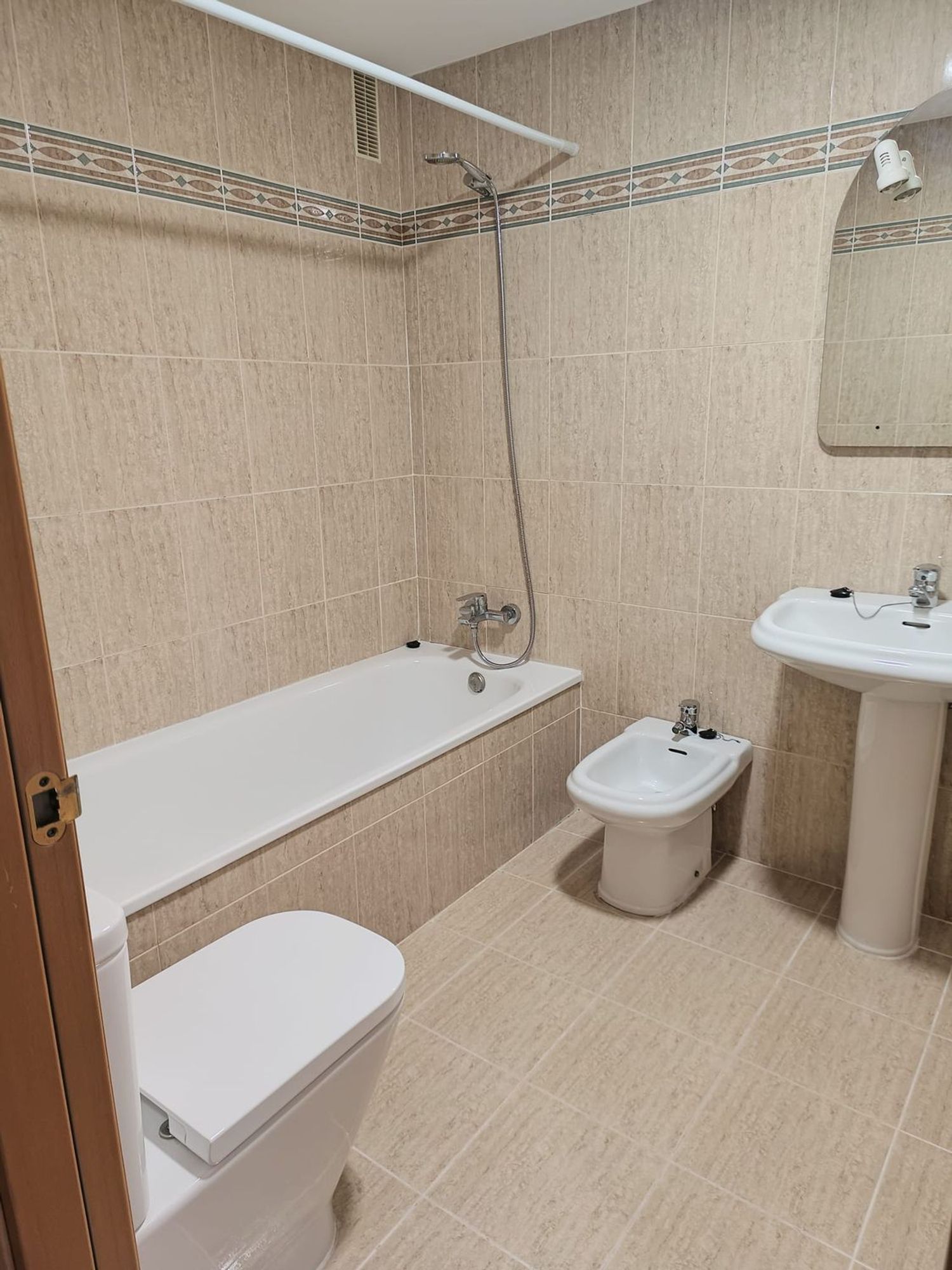 Piso en Barrio El Tejar - Hacienda Bizcochero - Foto 2